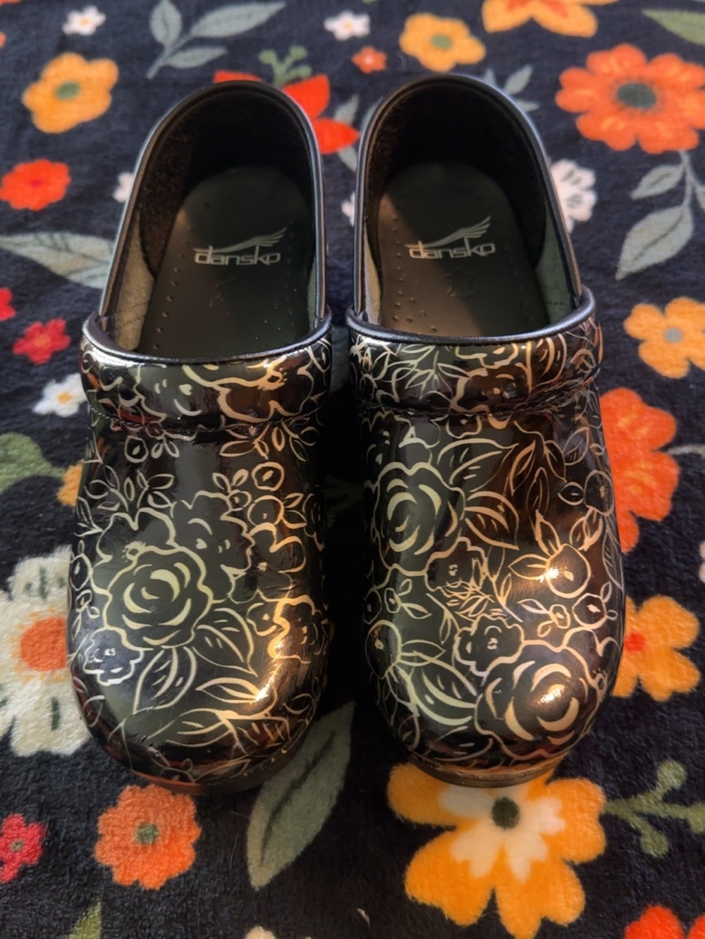 Dansko Black Patent Clogs with Cream Floral Design SZ 37